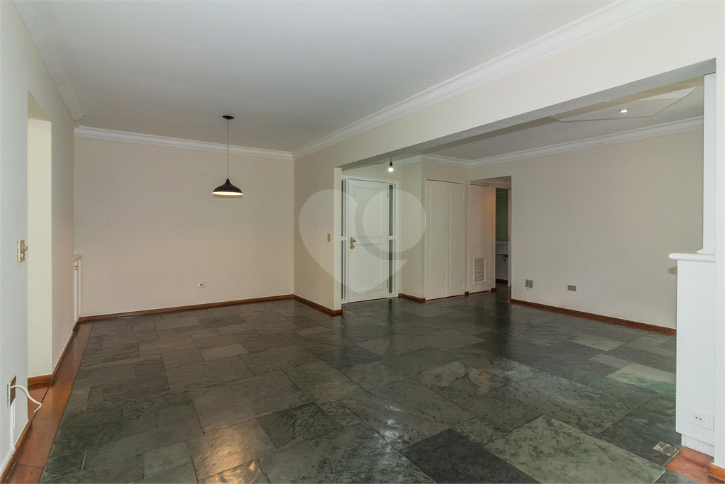 APARTAMENTO em PINHEIROS