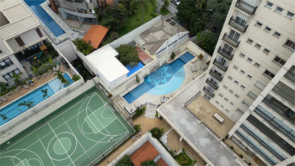 Apartamento de projeto assinado por Mattos Arquitetura