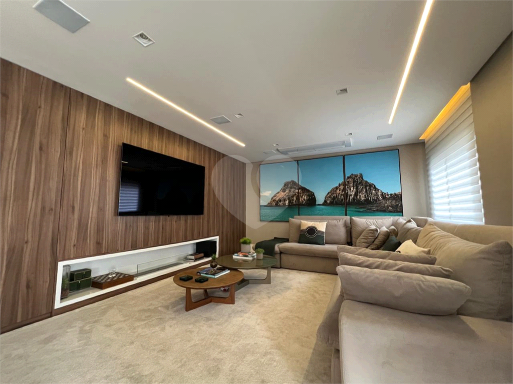 Apartamento de projeto assinado por Mattos Arquitetura