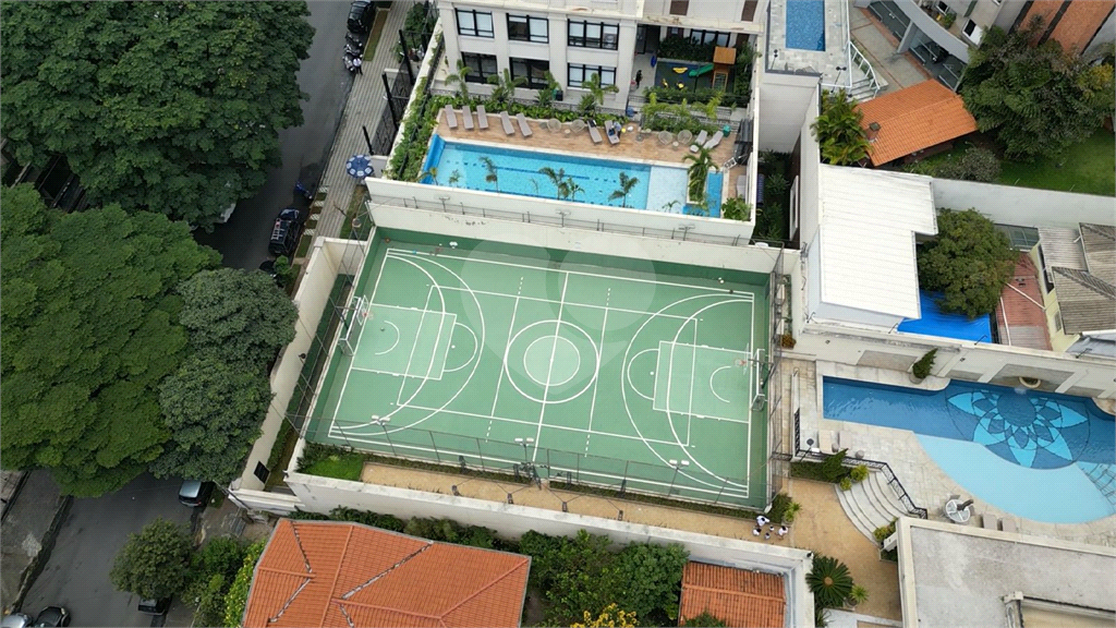 Apartamento de projeto assinado por Mattos Arquitetura