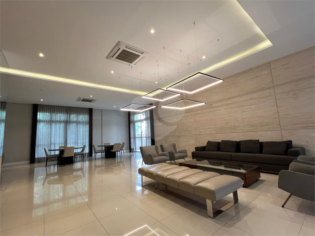 Apartamento de projeto assinado por Mattos Arquitetura