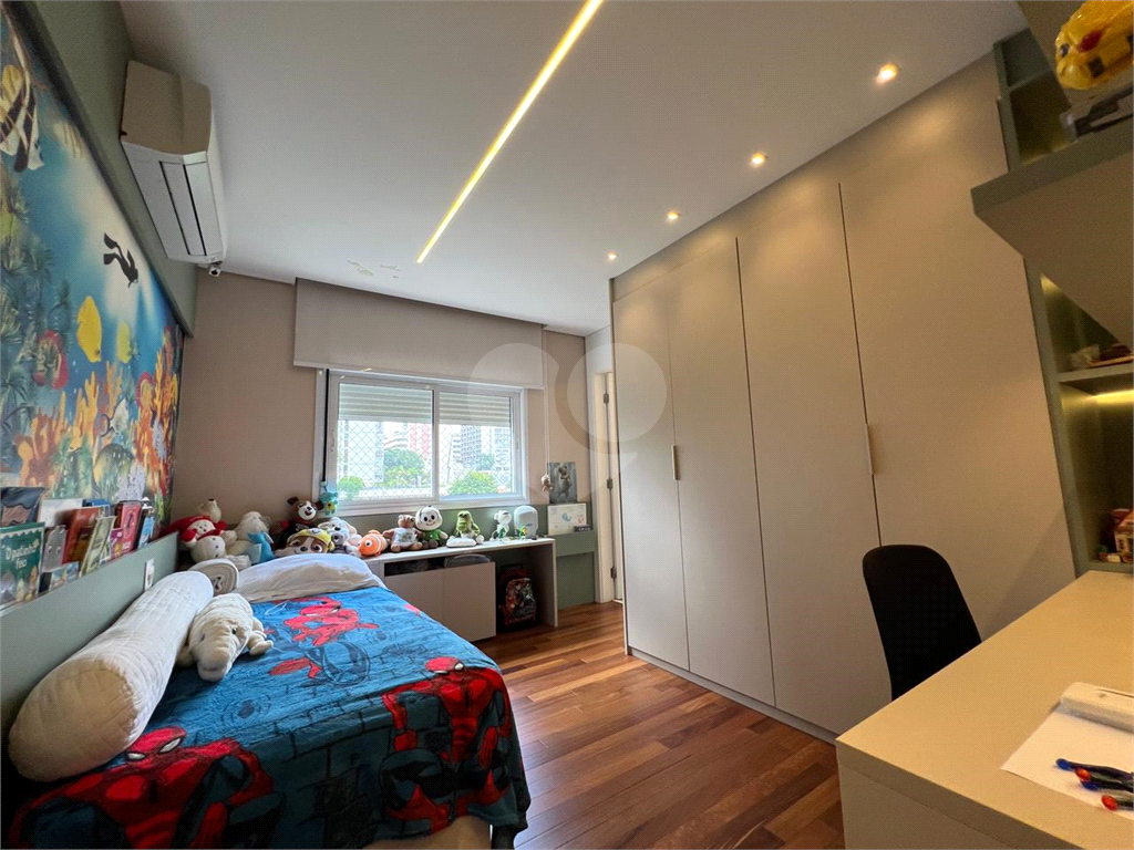 Apartamento de projeto assinado por Mattos Arquitetura