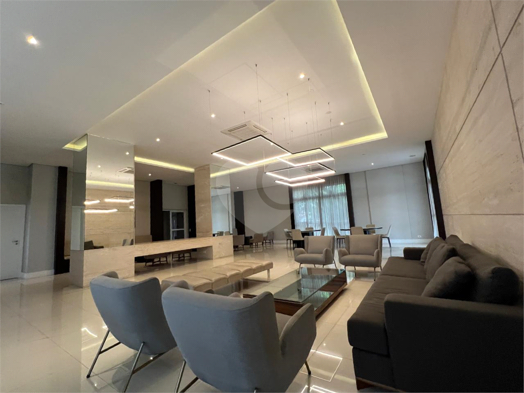 Apartamento de projeto assinado por Mattos Arquitetura