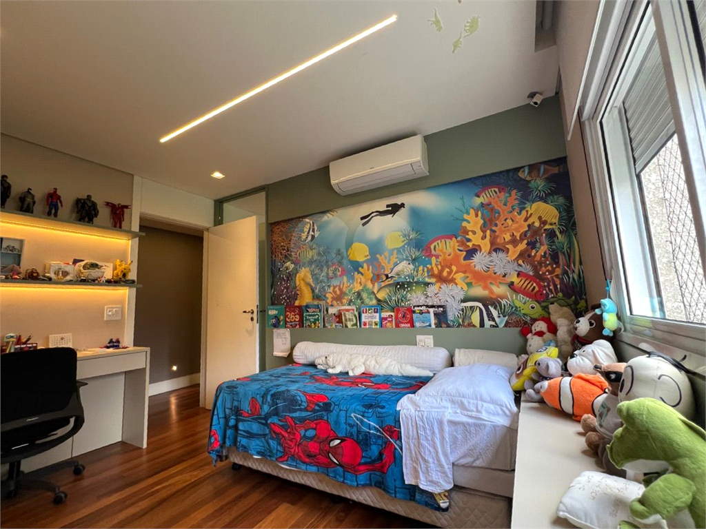 Apartamento de projeto assinado por Mattos Arquitetura