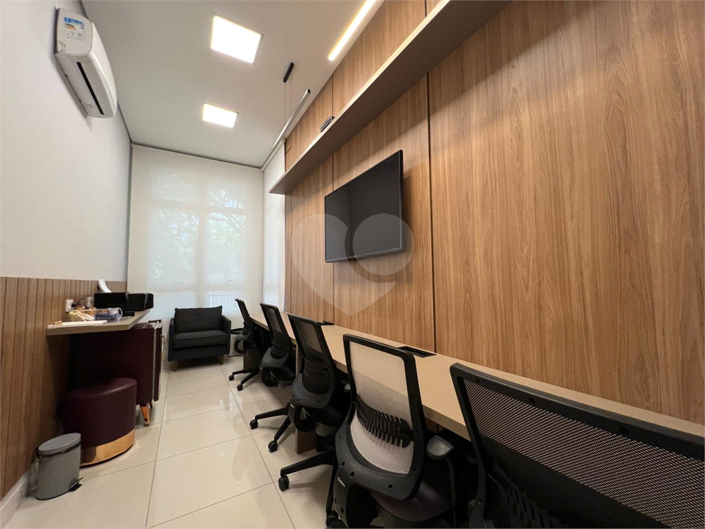 Apartamento de projeto assinado por Mattos Arquitetura