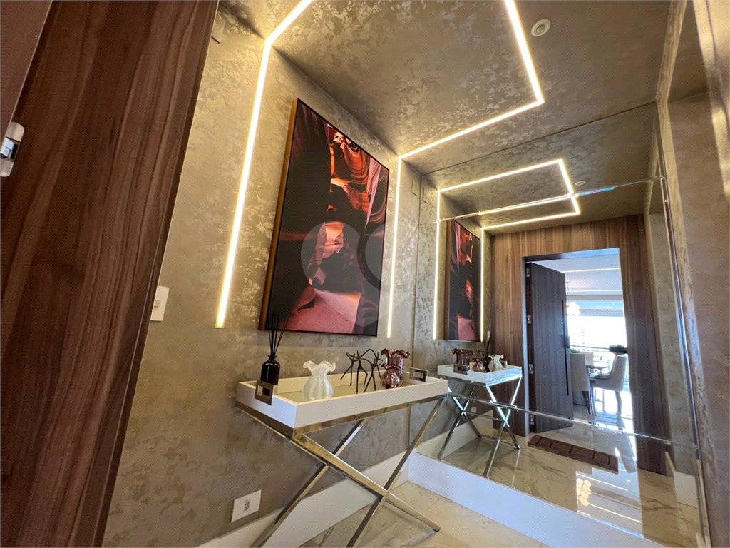 Apartamento de projeto assinado por Mattos Arquitetura