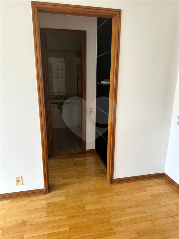 APARTAMENTO em HIGIENÓPOLIS
