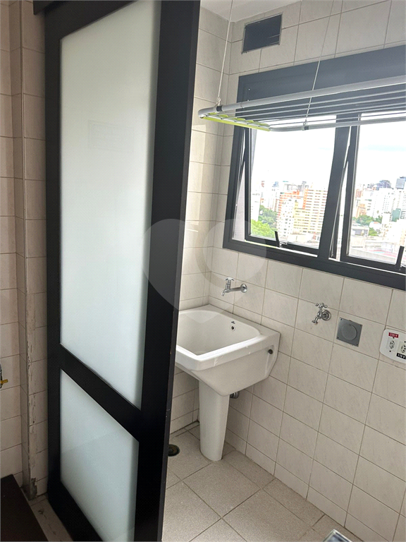 APARTAMENTO em HIGIENÓPOLIS