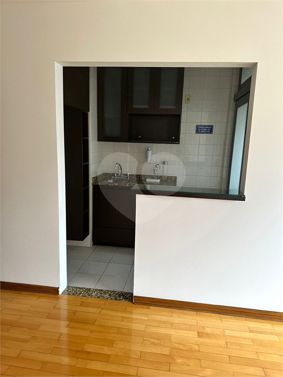 APARTAMENTO em HIGIENÓPOLIS