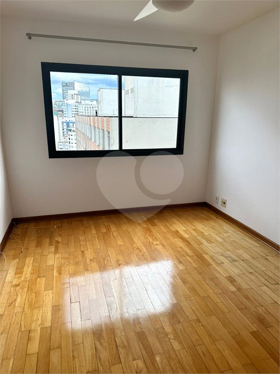 APARTAMENTO em HIGIENÓPOLIS