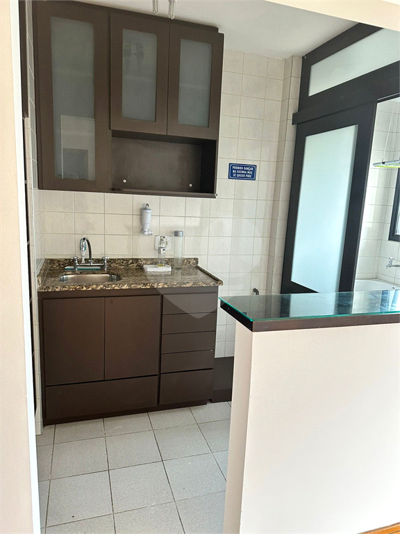 APARTAMENTO em HIGIENÓPOLIS