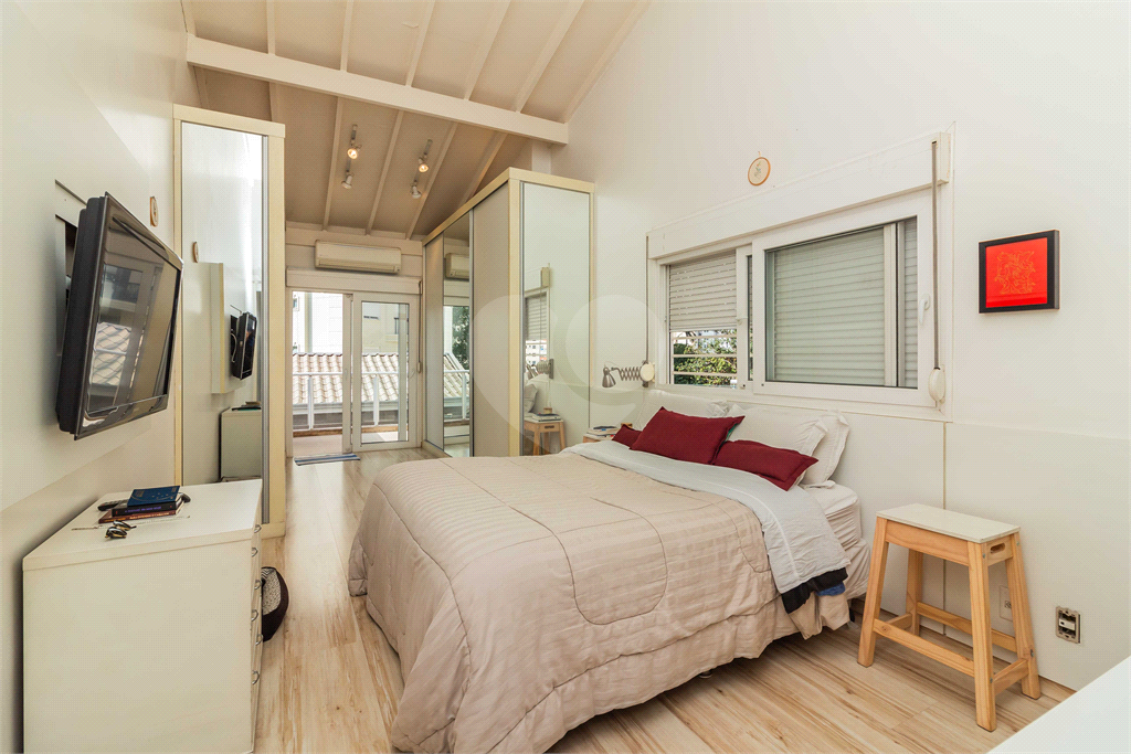 CASA À VENDA COM  3 QUARTOS, 3 VAGAS NA VILA IPOJUCA - VILA IPOJUCA.