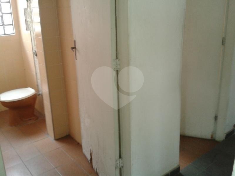 Prédio Comercial para Venda na Vila Bela com Rendimento