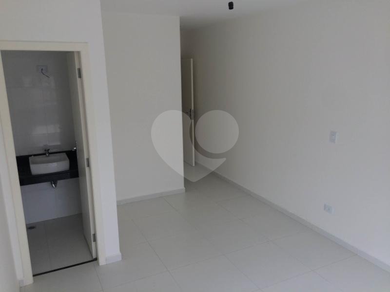 Excelente sobrado (NOVO) 3 Vagas, 3 Dormitórios - Vila Zelina