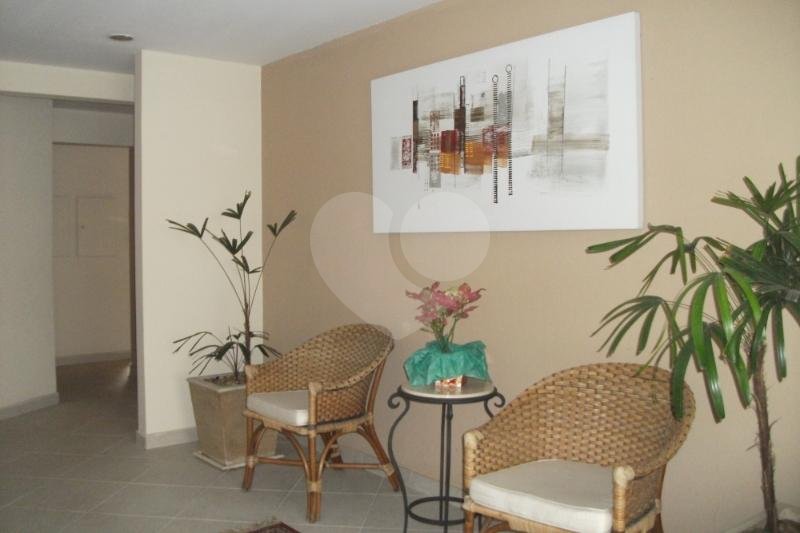 APARTAMENTO em PERDIZES