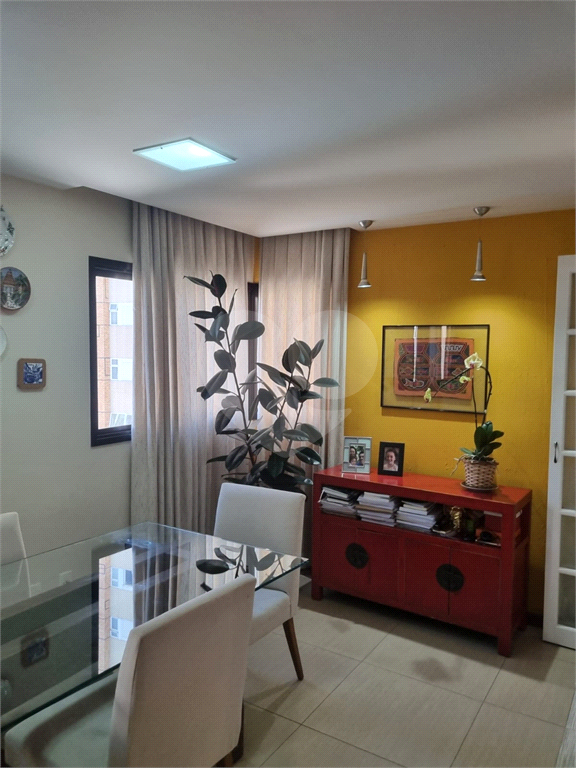 APARTAMENTO em PERDIZES