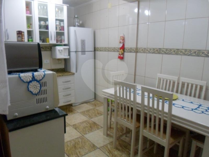 EXCELENTE SOBRADO NA VILA EMA