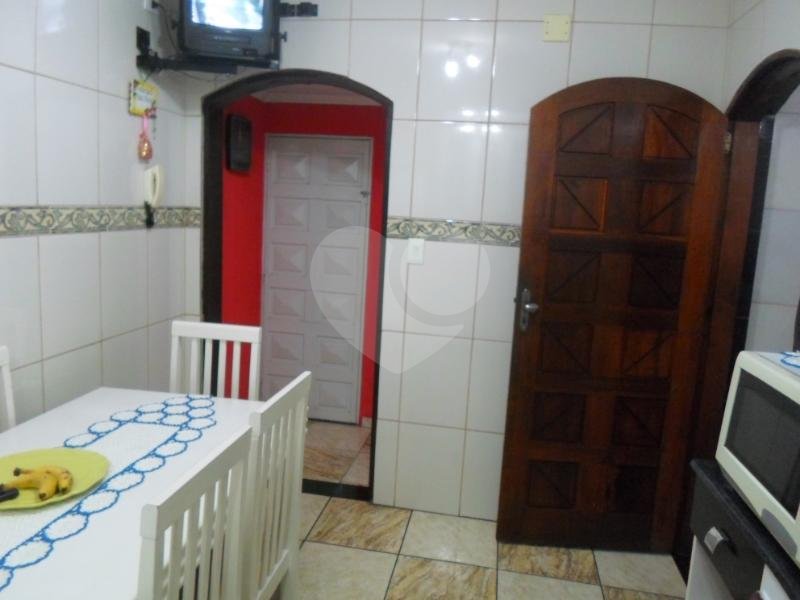 EXCELENTE SOBRADO NA VILA EMA