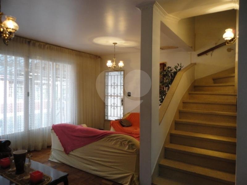 Casa de Vila com 7 dormitórios em Pinheiros COM RENDIMENTO DE ALUGUEL VIGENTE