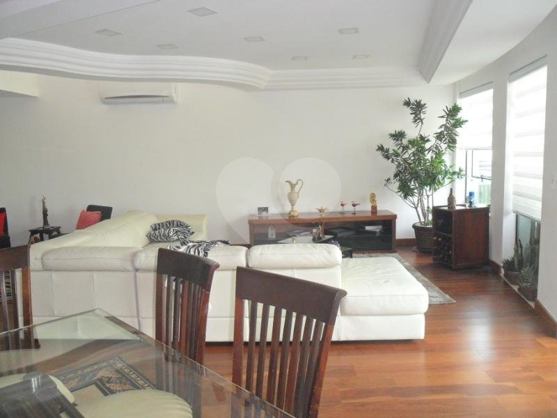 APARTAMENTO DE 400M NA MOOCA – ENCANTADOR.