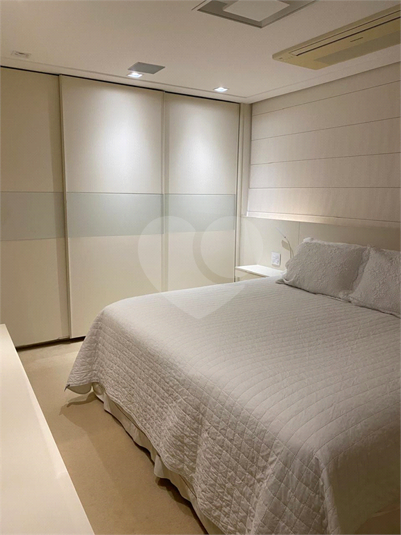 Apartamento à venda no JARDIM PAULISTA com 135 m²
