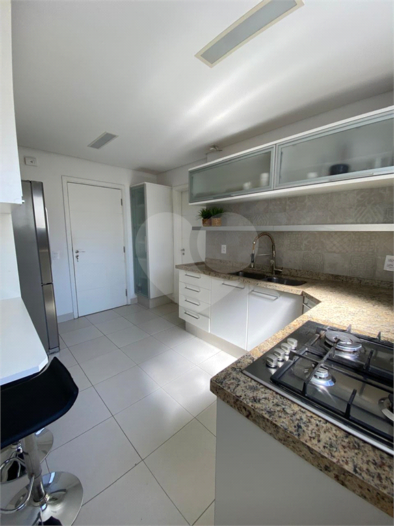 Apartamento à venda no JARDIM PAULISTA com 135 m²