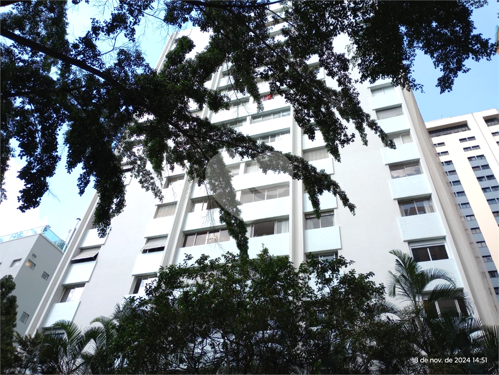 Apartamento à venda no JARDIM PAULISTA com 135 m²