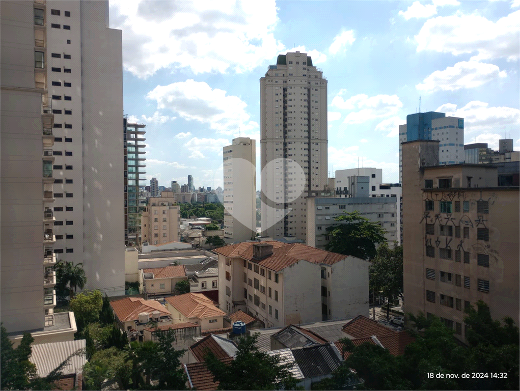 Apartamento à venda no JARDIM PAULISTA com 135 m²