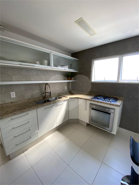 Apartamento à venda no JARDIM PAULISTA com 135 m²