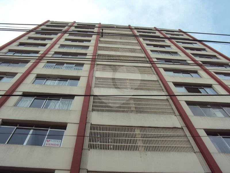 More ao lado do metrô, apartamento todo reformado!