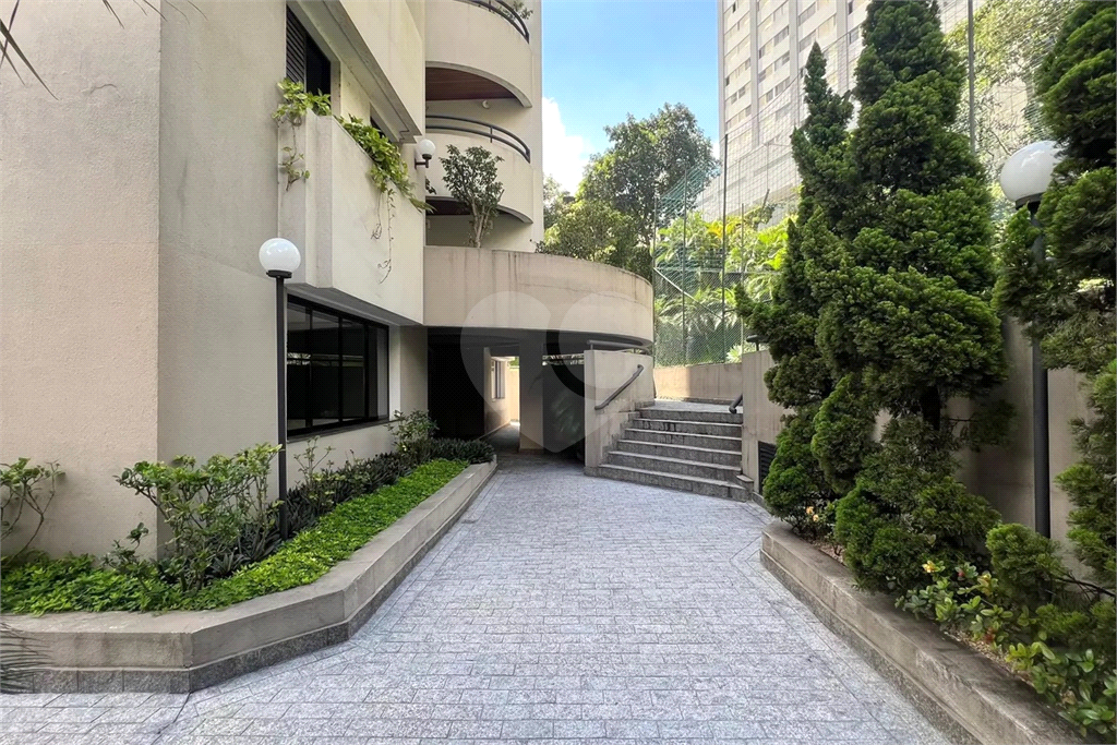 Apartamento Vila Madalena 3 quartos, sendo 1 suite e 2 vagas de garagem 