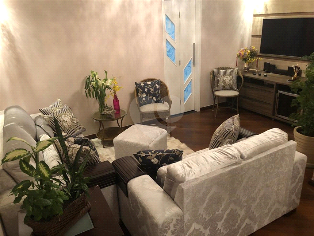 Apartamento Reformado e Semi-Mobiliado - Pronto para Morar!