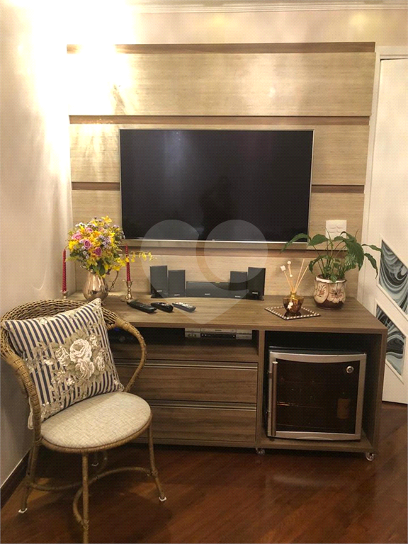 Apartamento Reformado e Semi-Mobiliado - Pronto para Morar!