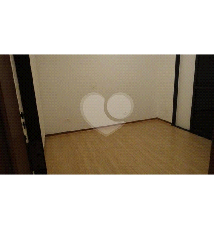 APARTAMENTO em VILA CLEMENTINO