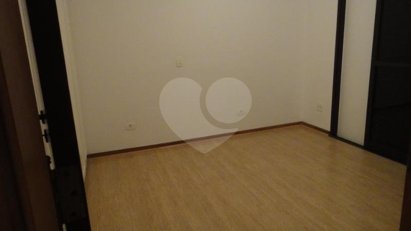 APARTAMENTO em VILA CLEMENTINO