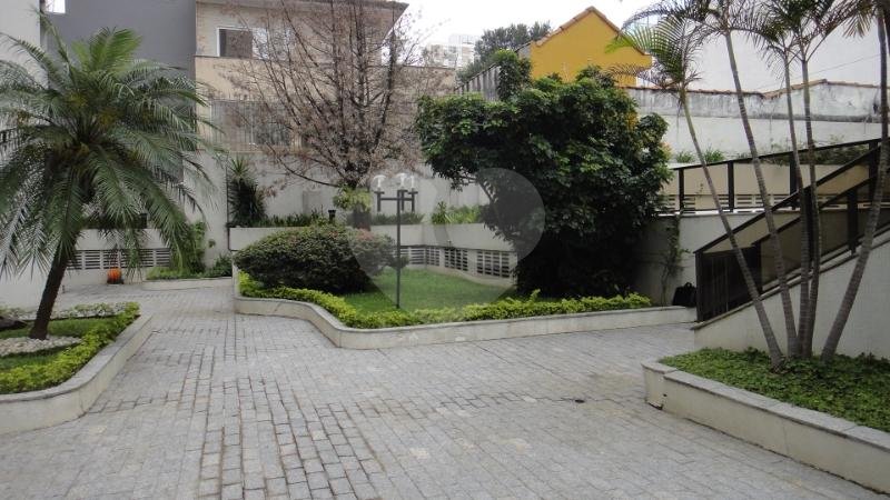 APARTAMENTO em VILA CLEMENTINO