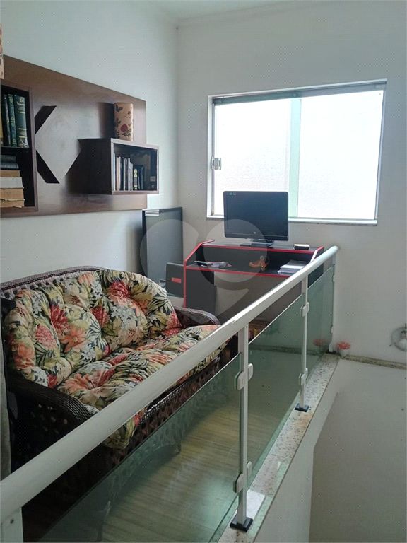 Sobrado em Tucuruvi com excelente localização, 3 dormitórios e garagem para 4 carros.