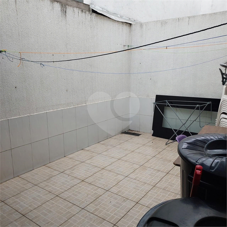 Sobrado em Tucuruvi com excelente localização, 3 dormitórios e garagem para 4 carros.