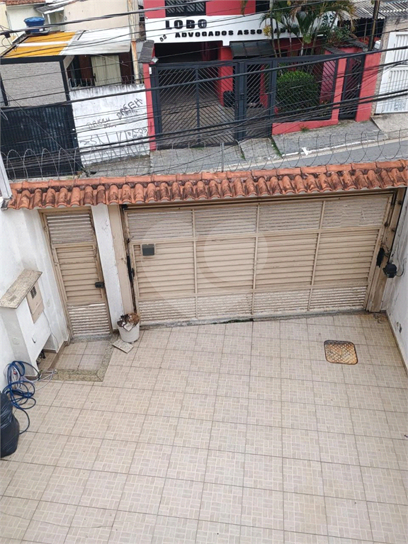 Sobrado em Tucuruvi com excelente localização, 3 dormitórios e garagem para 4 carros.