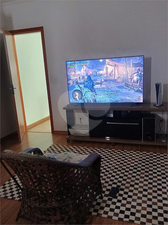 Sobrado em Tucuruvi com excelente localização, 3 dormitórios e garagem para 4 carros.