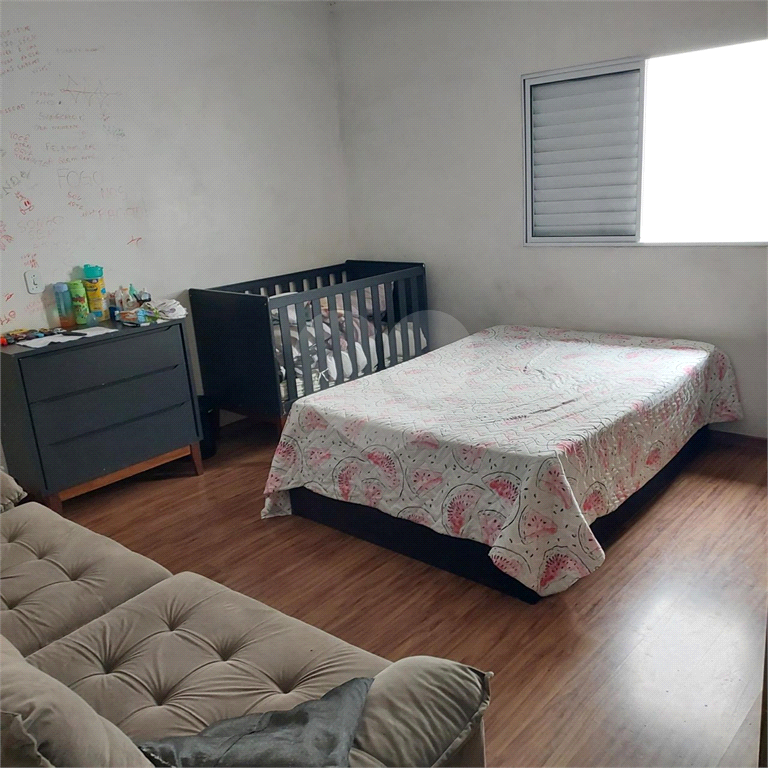 Sobrado em Tucuruvi com excelente localização, 3 dormitórios e garagem para 4 carros.