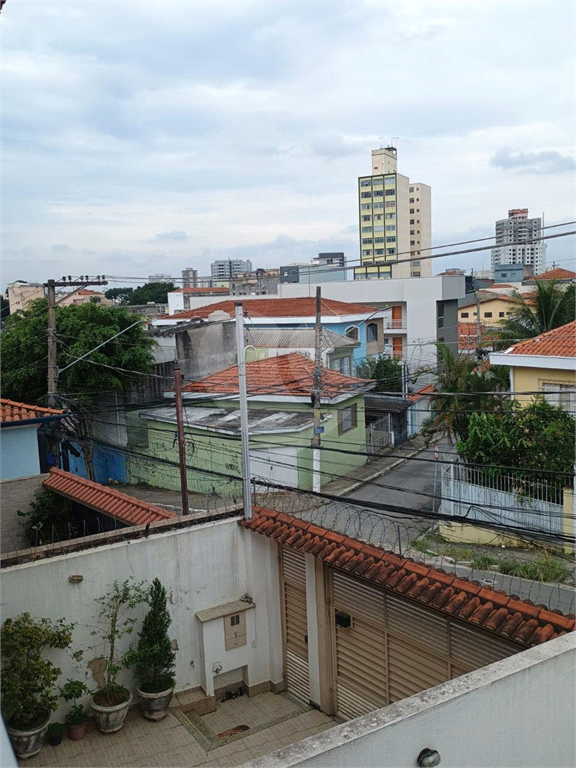 Sobrado em Tucuruvi com excelente localização, 3 dormitórios e garagem para 4 carros.