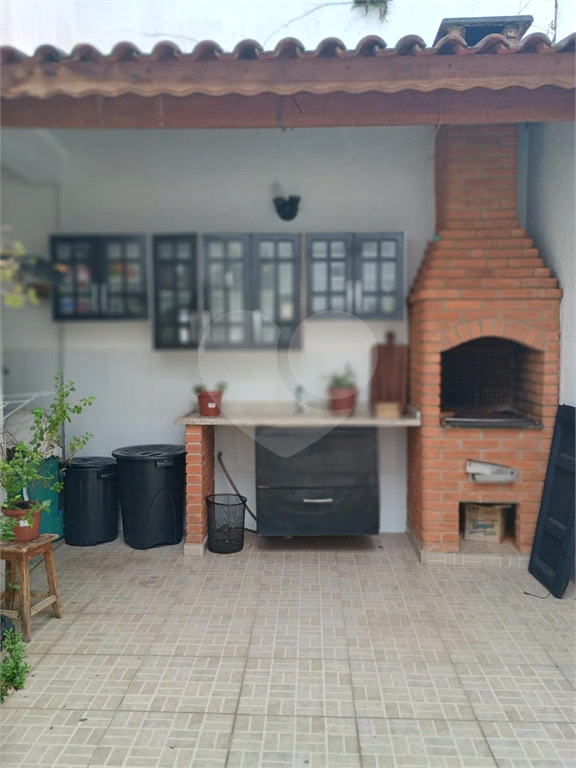 Sobrado em Tucuruvi com excelente localização, 3 dormitórios e garagem para 4 carros.