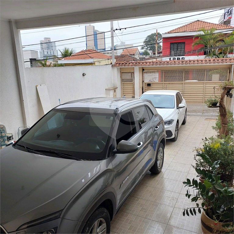 Sobrado em Tucuruvi com excelente localização, 3 dormitórios e garagem para 4 carros.