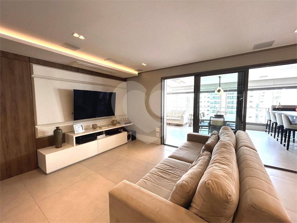 APARTAMENTO em VILA LEOPOLDINA
