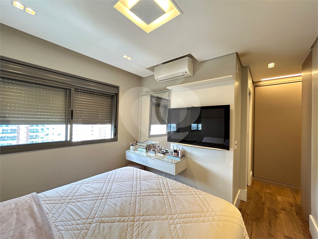 APARTAMENTO em VILA LEOPOLDINA