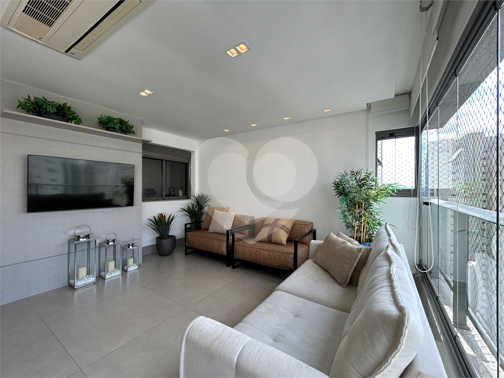 APARTAMENTO em VILA LEOPOLDINA