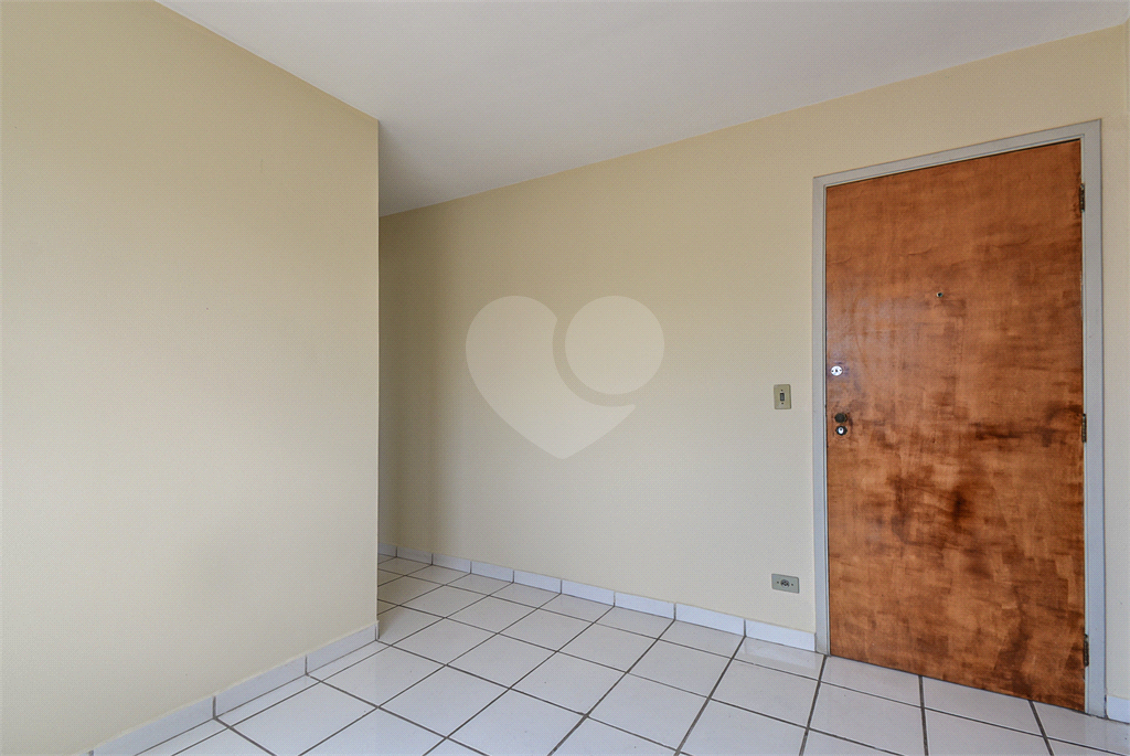 Apartamento à venda com 1 quarto, 33m² - Foto 2