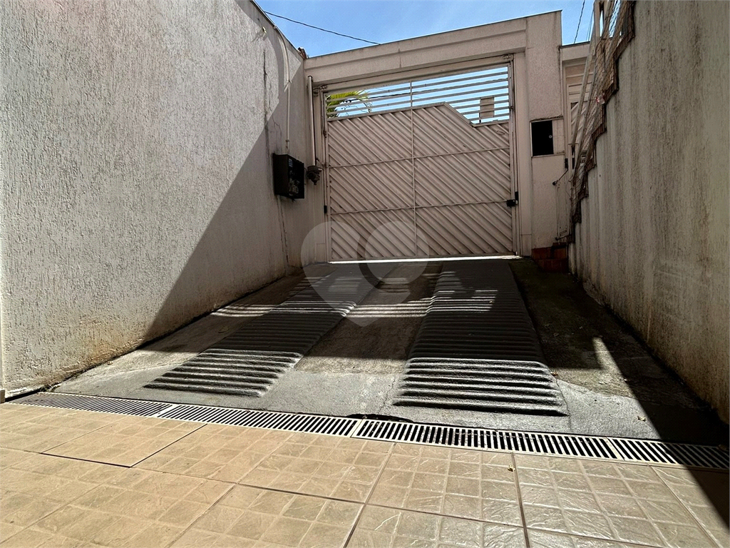 Casa com 3 suítes próximo a Metrô Santa Cruz