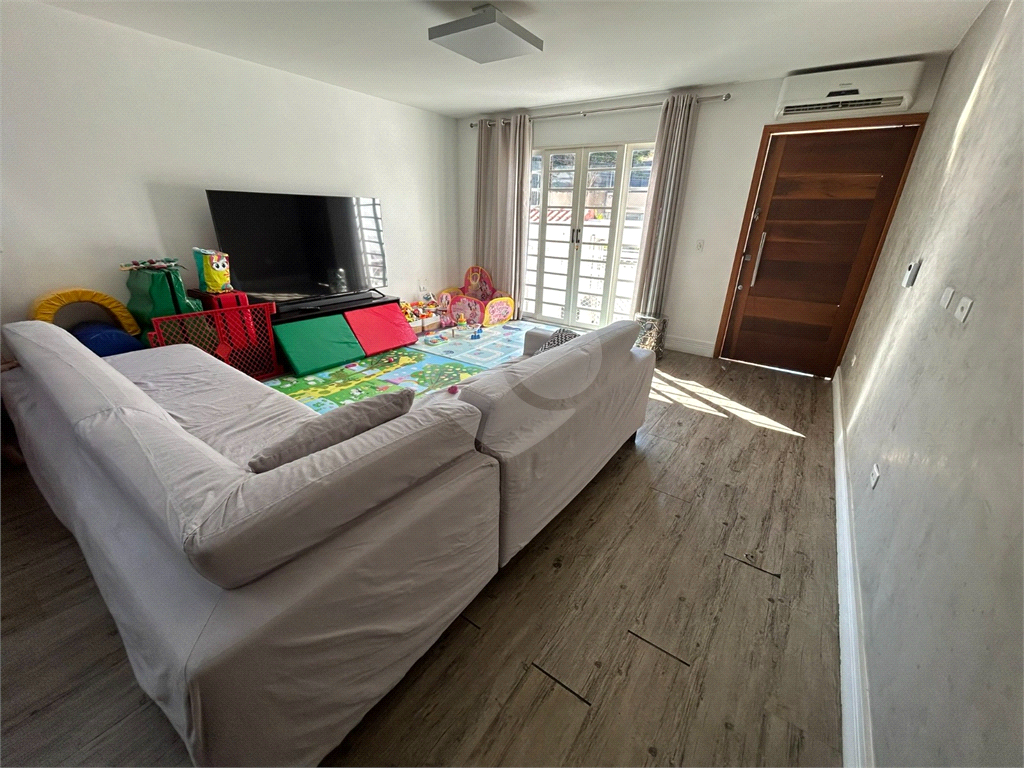 Casa com 3 suítes próximo a Metrô Santa Cruz